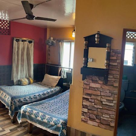 Calcutta Backpackers Homestay -Only For Backpackers & Travellers Eksteriør billede