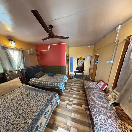 Calcutta Backpackers Homestay -Only For Backpackers & Travellers Eksteriør billede