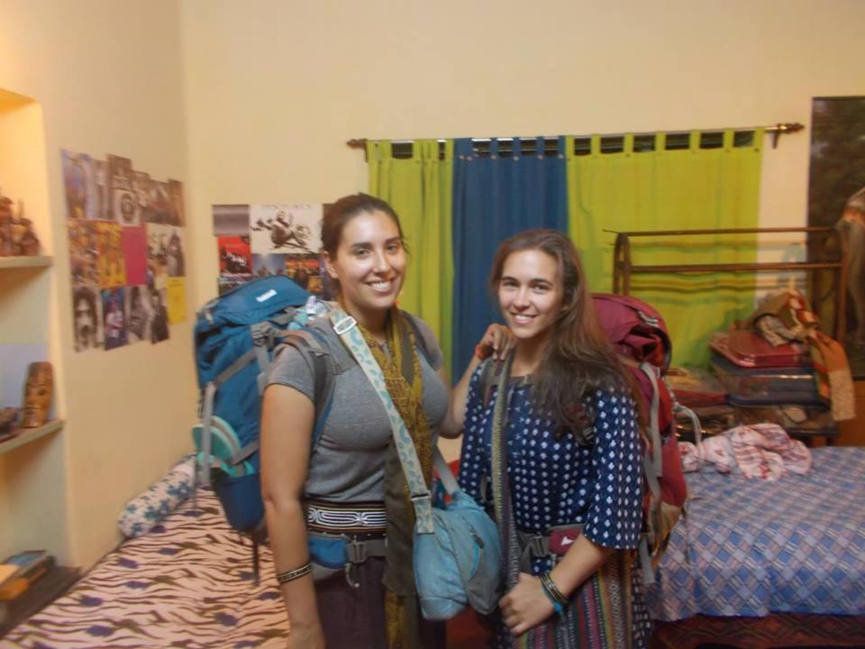 Calcutta Backpackers Homestay -Only For Backpackers & Travellers Eksteriør billede