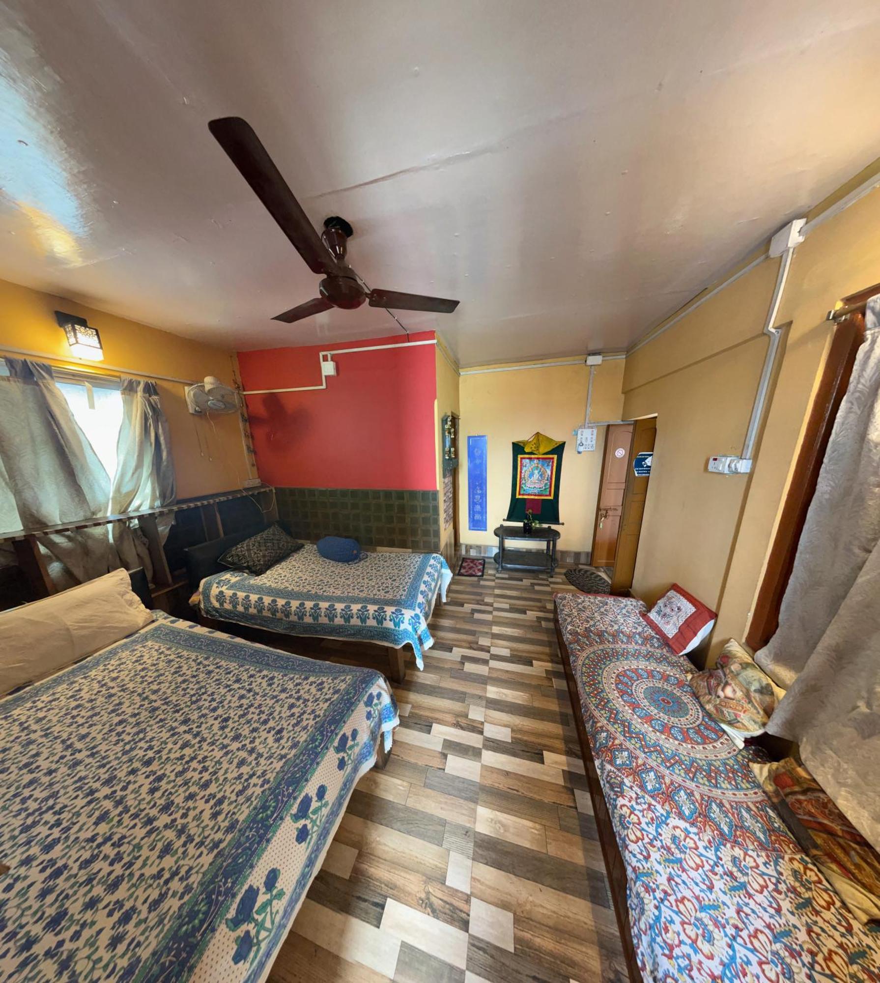 Calcutta Backpackers Homestay -Only For Backpackers & Travellers Eksteriør billede